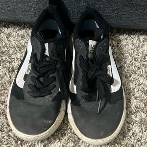 Boys youth Vans Ultra Range 4.5